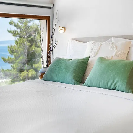 Villa In With Infinity Pool & Views Makarska