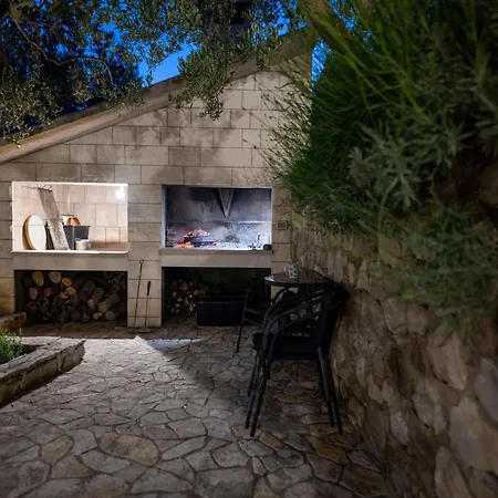 Βίλα Amare, With Pool And Garden *