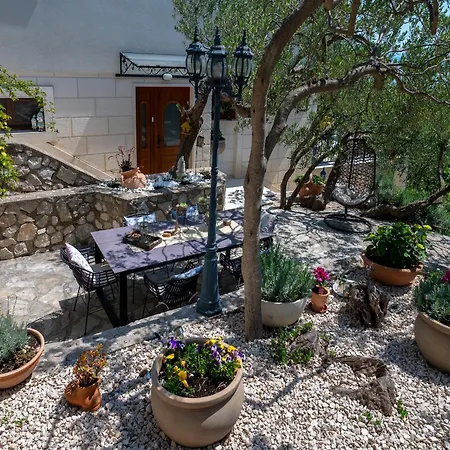 Βίλα Amare, With Pool And Garden