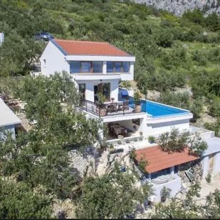 Amare, With Pool And Garden * Makarská