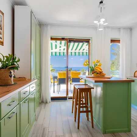 Vila Amare, With Pool And Garden